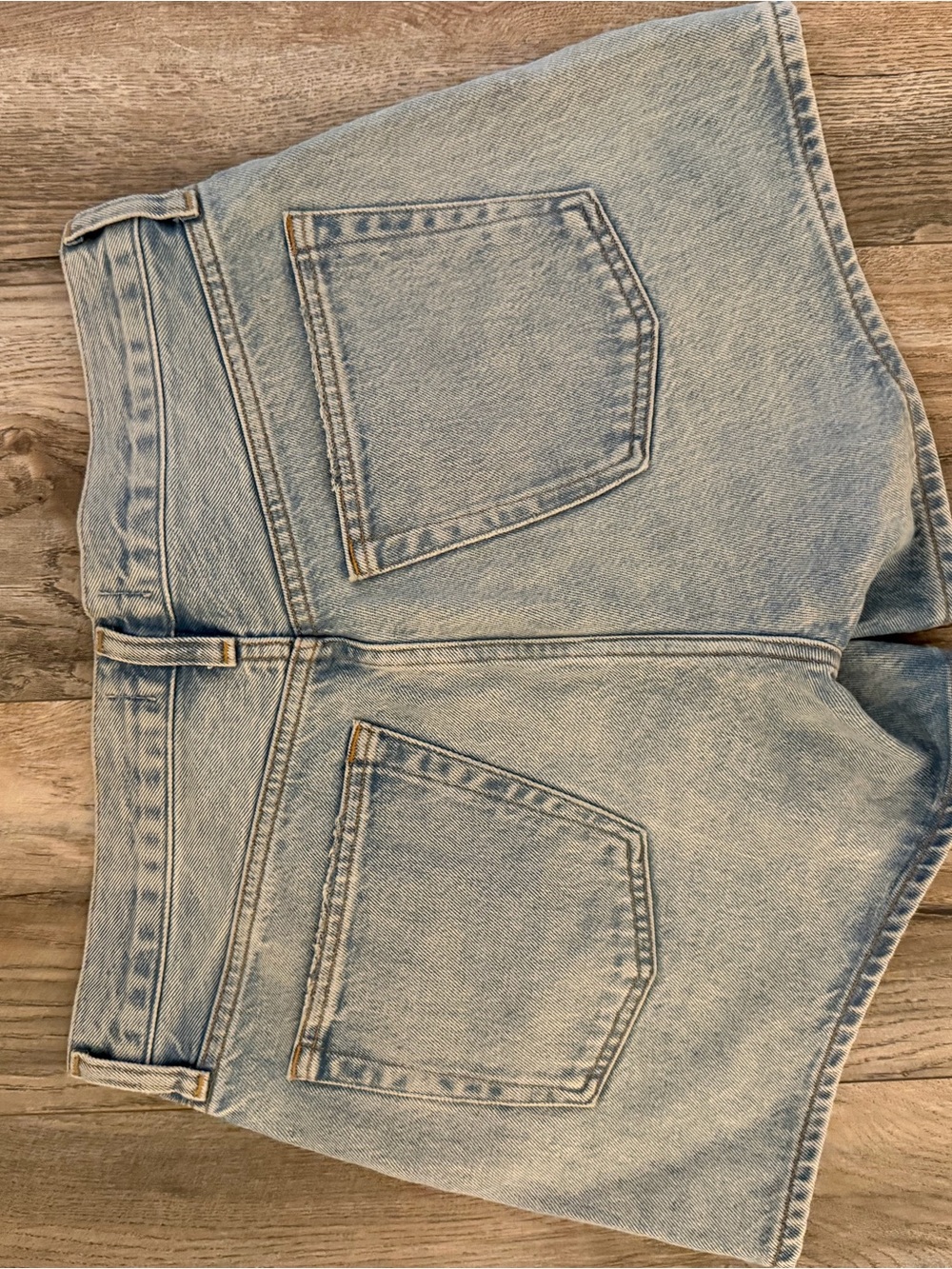 Agolde Light Wash Denim Shorts - Picture 2 of 3